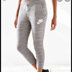 Nike Heather Grey Vintage Capri